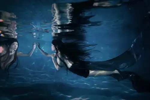 焰灵姬 cn:寒殇焰灵姬cn:寒殇【微博id@月潋寒殇i】 摄影/妆面/水下