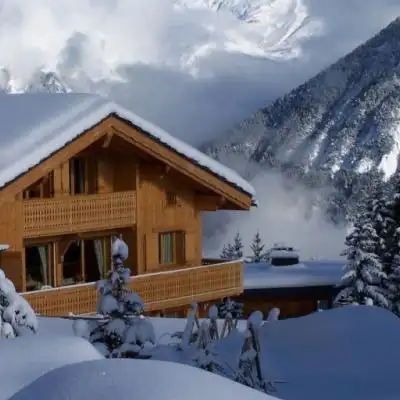 积雪映衬下的浪漫小屋温馨_风景静物头像_我要个性网