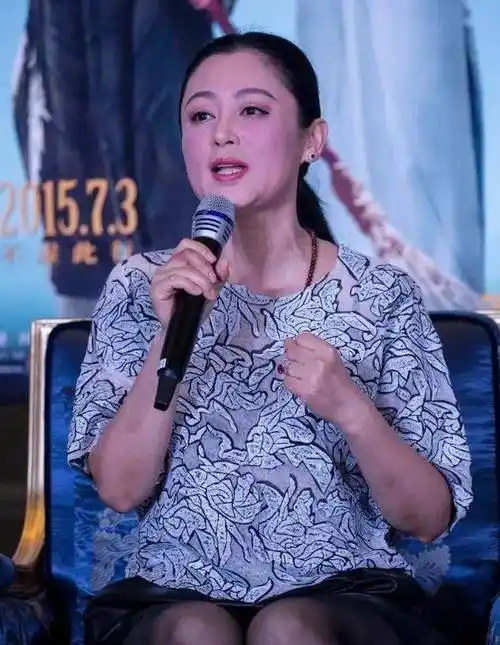 陈红不愧是曾经大陆"第一美人",52岁了这气质仍一流_陈凯歌_黑色_下图