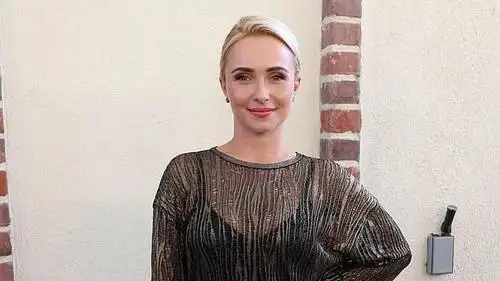 离婚后的海顿·潘妮蒂尔结识新男友,二人被发现在佛罗里达出街