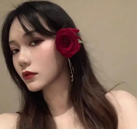 微博女神快点亲亲我吖露脸照片网红魔法秋秋退圈露脸照欣赏高冷美女