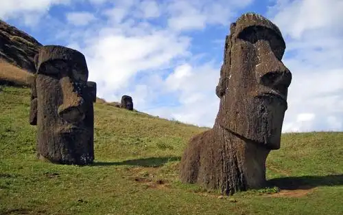 复活节岛巨人石像高清桌面壁纸