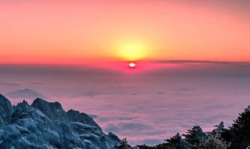 风散了,雨停了,太阳出来了!金色阳光照新钢,从今以后喜洋洋!