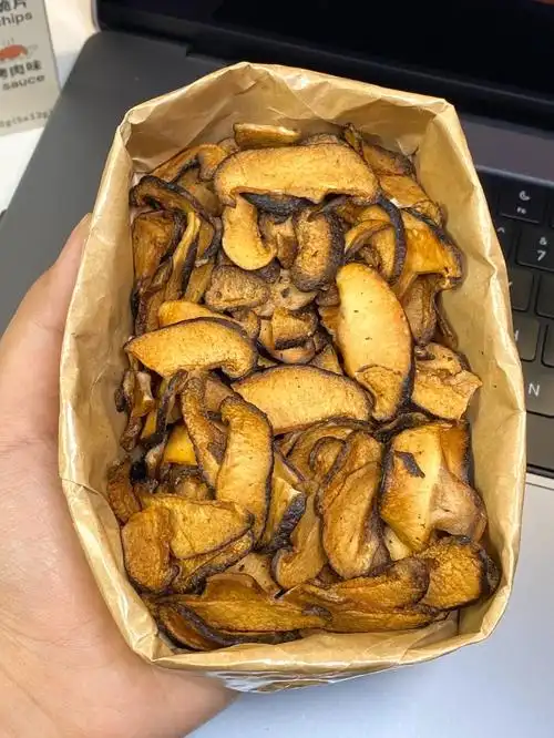 太卷了这个香菇脆片比薯片还好吃01