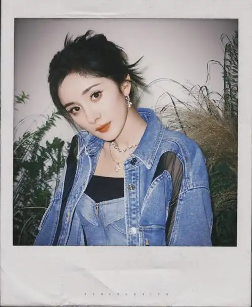 杨幂蓝牛仔套装造型