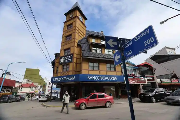 阿根廷新冠肺炎确诊病例累计超9万 民众不满情绪逐渐升温