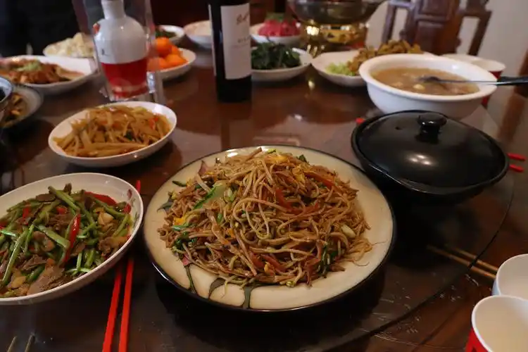 朋友来家里吃饭,我准备了一桌菜,网友:图四图五一看就是江西菜