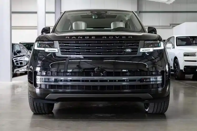 2023款路虎揽胜创世加长版现车钜惠在售  可上牌