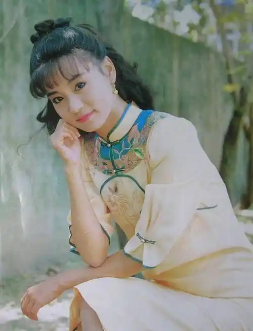 演女侠出道,无儿女称老公为"爸爸",刘雪华为何晚年?