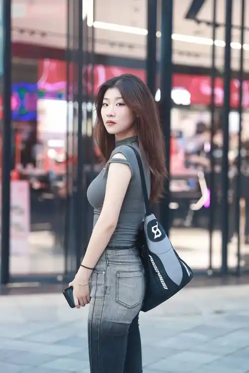 重庆街拍:北城天街20221214-06