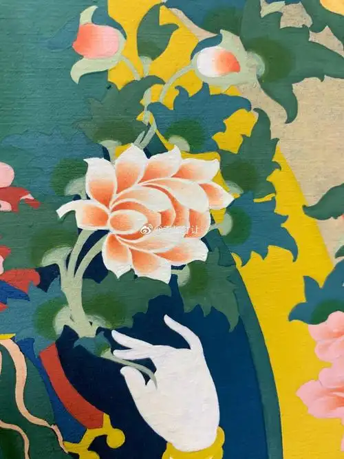 花朵的晕染怎么弄,怎么才有那种过渡的感觉就像下面这幅唐卡中的花朵