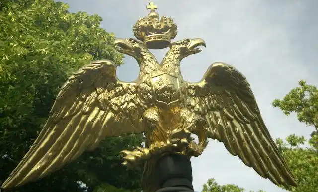 俄罗斯圣彼得堡的帝国鹰.(由乔治·舒克林供图).