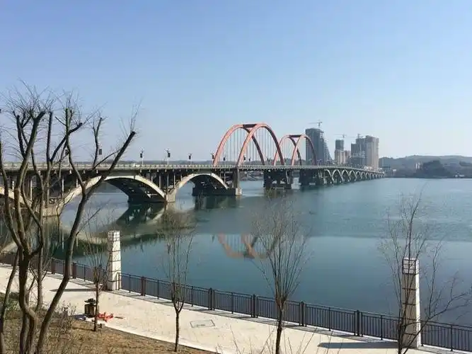 沅水大桥雄姿
