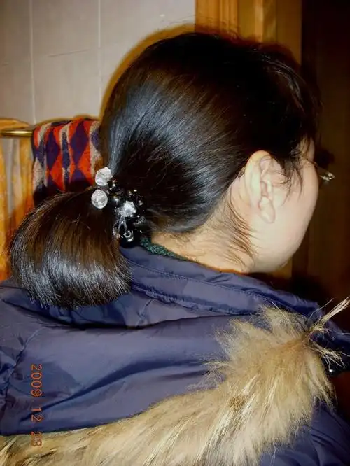 图文剪下上海大四女生的辫子
