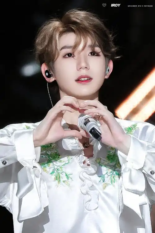 tfboys都这么大了#啊是是是 王源已经长这么大了@tfboys-王源