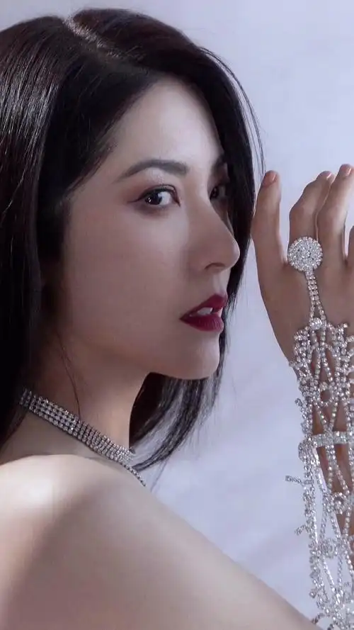 曾黎年轻时候的颜值