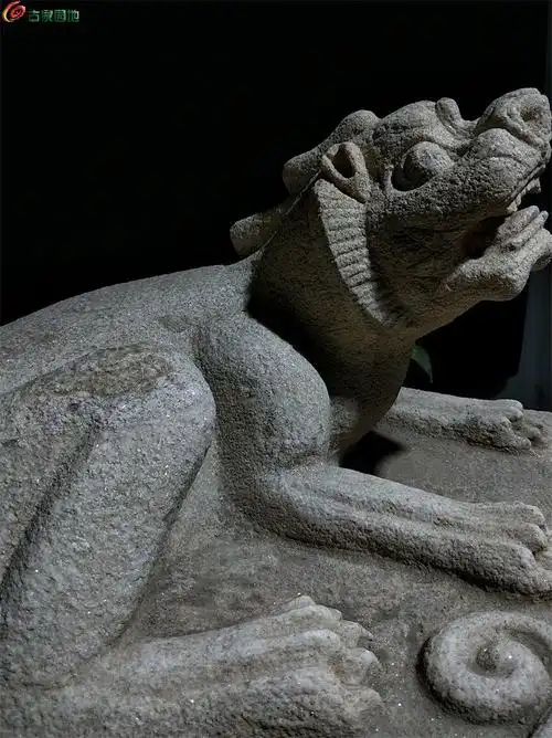 镇宅辟邪汉白玉石兽