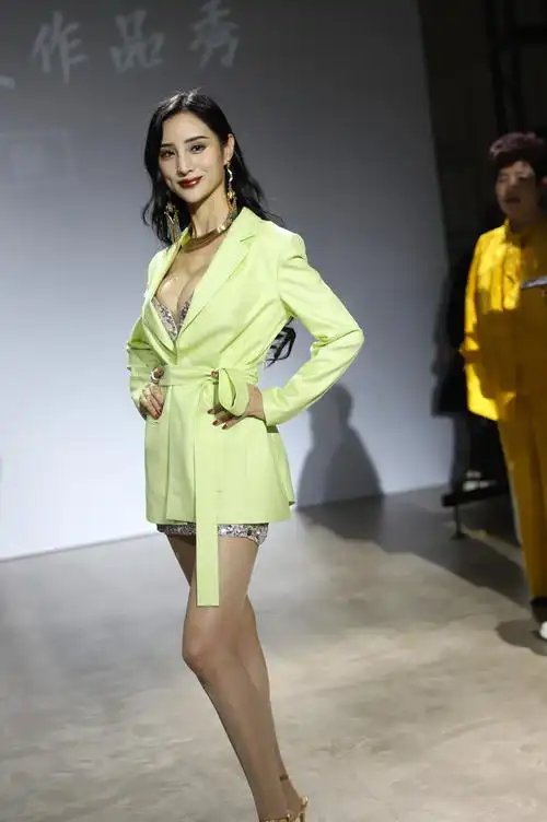 第32界亚洲小姐冠军吴春怡