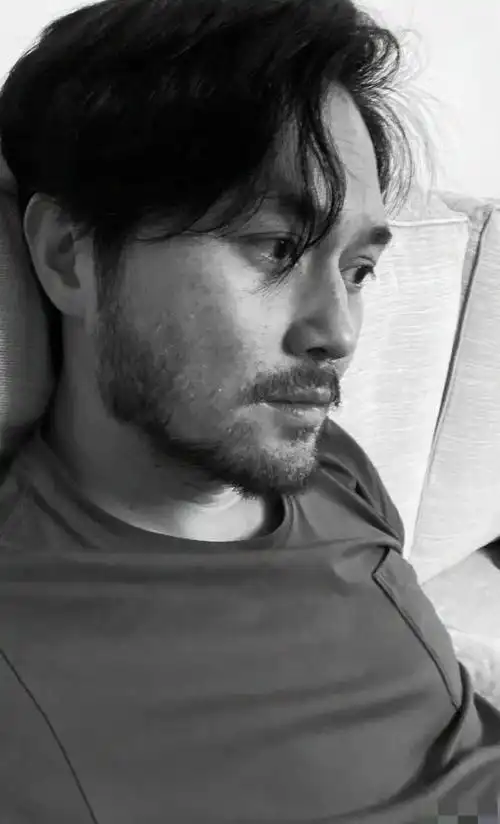 留胡子男明星大叔(那些蓄须的男星告诉我们)(18)