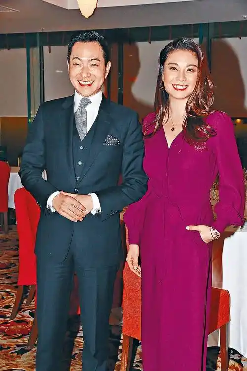 现场与那英老公比心,张智霖好社恐_夫妻_张玉珊_孟桐