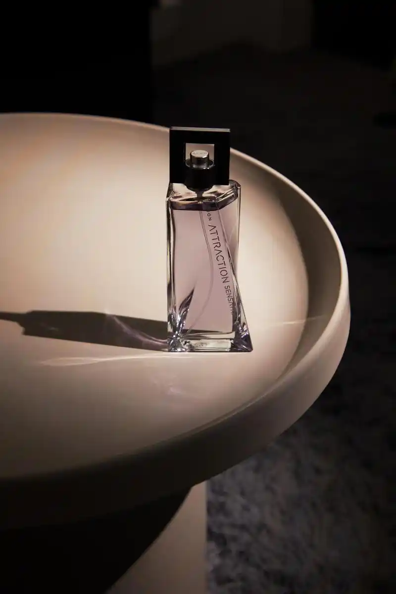 雅芳魅惑系列香水 化身破晓猎人的旷野男香 一秒陷入激情魅力