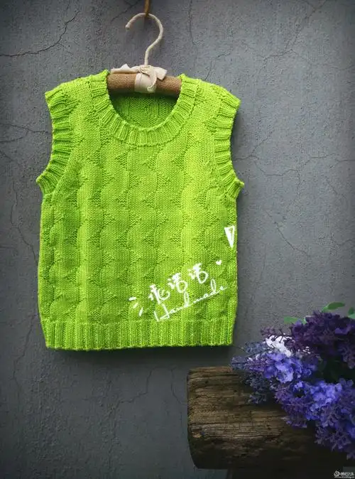 清曲棒针男童实用背心