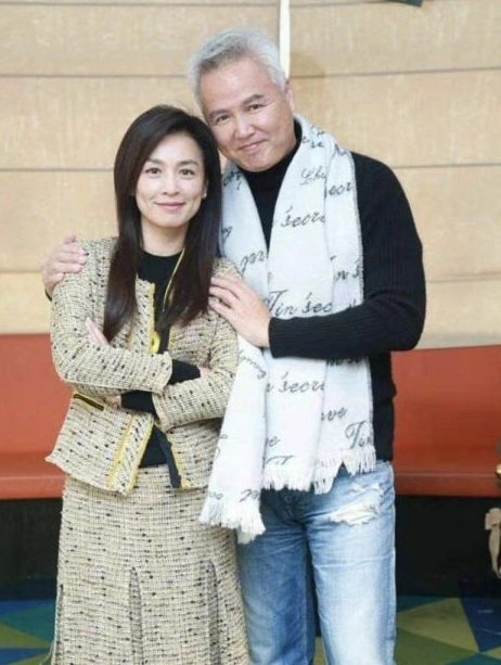 28日张庭和老公林瑞阳公司被调查的事传出,但通过通告看,其实早在23号