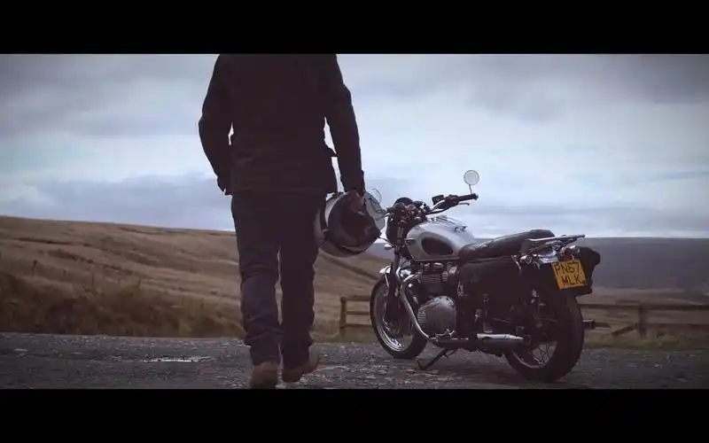 【复古摩托车】春季第一次骑行 凯旋triumph bonneville t120