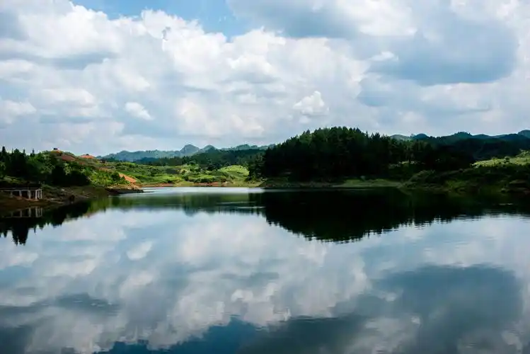 旧州城外的舞阳河畔