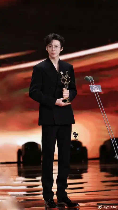 微博之夜神图##刘宇宁