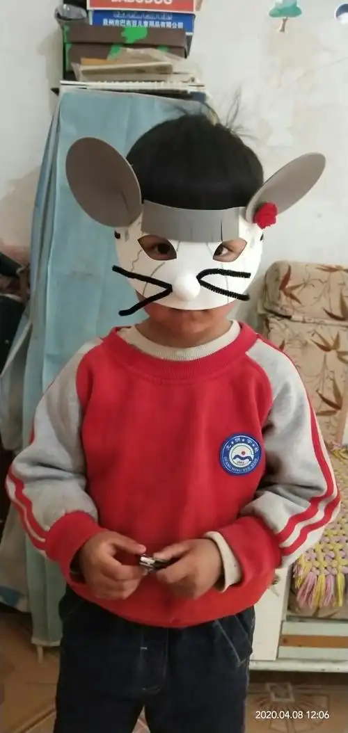 疫情期间停课停学,八公桥镇中心幼儿园中三班手工《老鼠面具》千姿