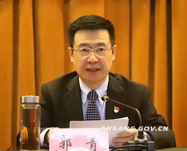 市纪委四届三次全会召开