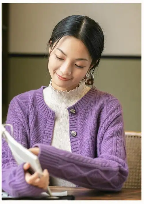 秋季2020新款羊毛外套开衫毛衣春秋气质紫色针织上衣