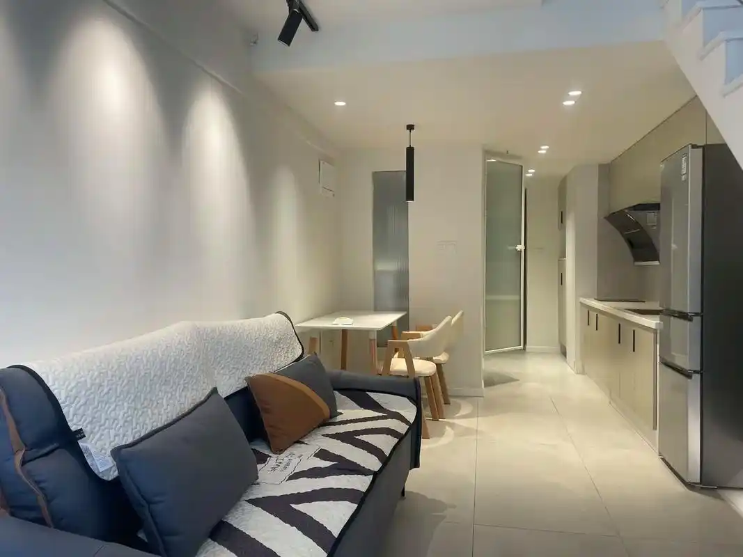 南岸六公里万科金域学府loft 一居室租金1.7 - 抖音