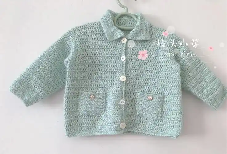 5毫米钩针去年多的一点线,刚好可以给宝宝钩一件小开衫.都是