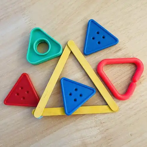 多元绘本数学———认识三角形