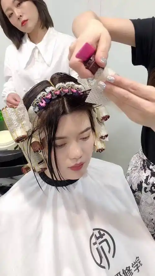 木节美发学院 八字刘海烫发教程木节发型研修 木节研修~雷