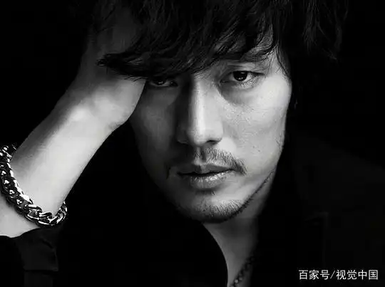 男模身材,大叔魅力,这几位韩国男明星越老越吃香