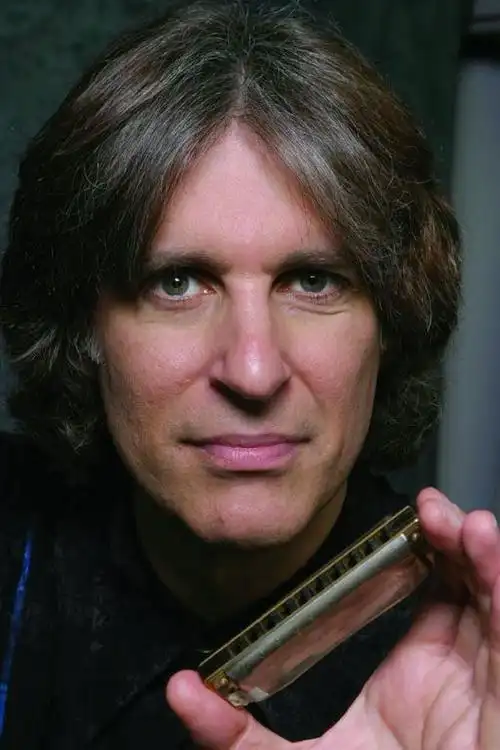 美国的howard levy  是当今世界上公认的最优秀的十孔口琴演奏家.