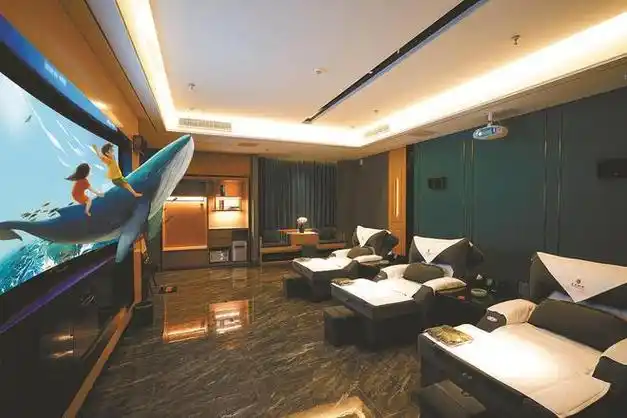 为何取名金色印象?国内首家"影院式足道"在重庆