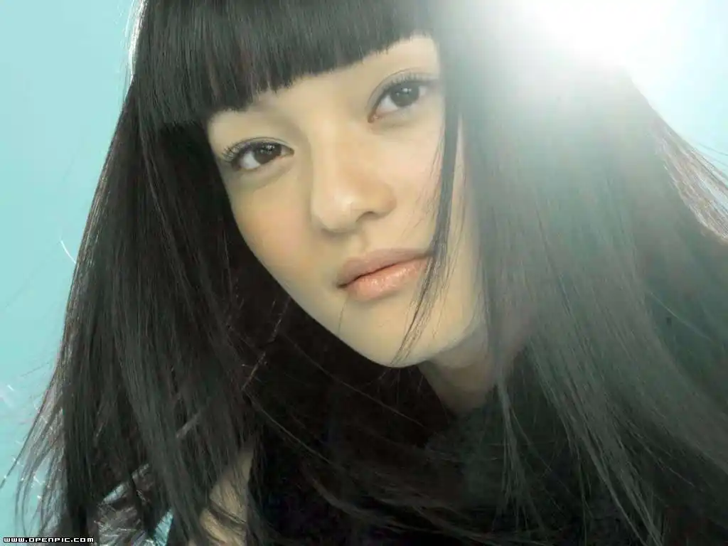 谁有张韶涵单独的照片