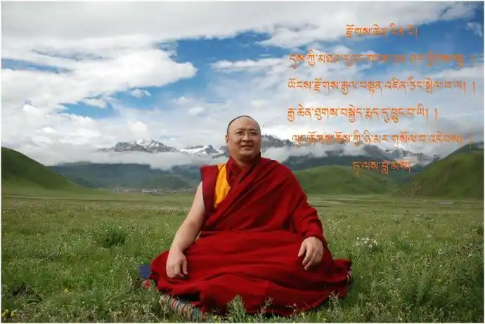 佐钦寺是在1684年由大成就者第一世佐钦法王白玛仁增创建的,由于因缘