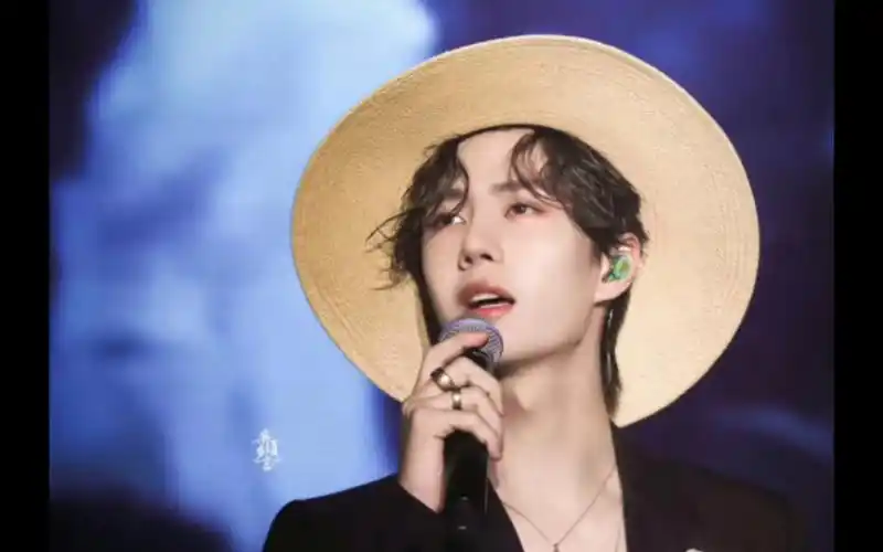 王一博gq盛典路飞装梦回2019