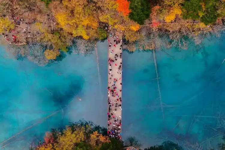 坐上动车游阿坝九寨沟黄龙松潘古城接驳车怎么坐这份攻略请收好
