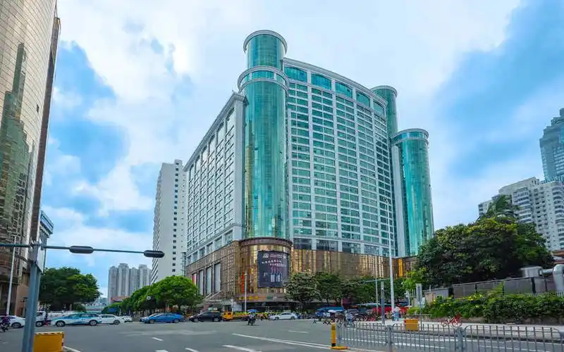 爵士大厦项目位于深圳市罗湖区嘉宾路与和平路交汇处,深圳繁华黄金