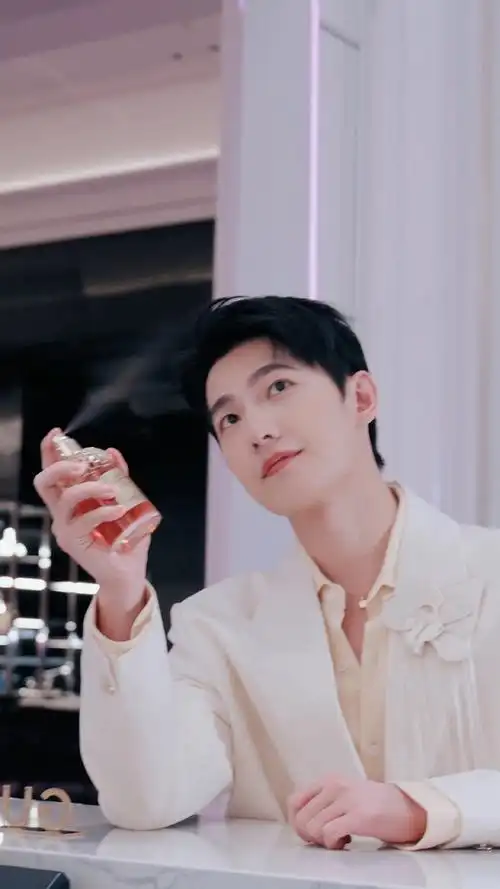 杨洋##杨洋法国娇兰全球代言人