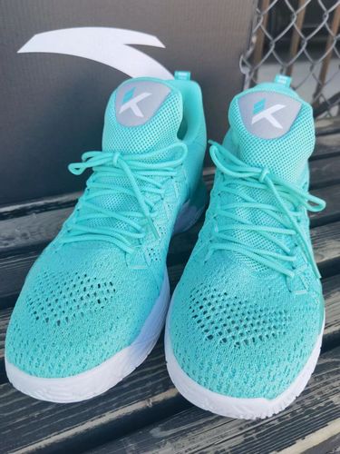 安踏篮球鞋汤普森kt5