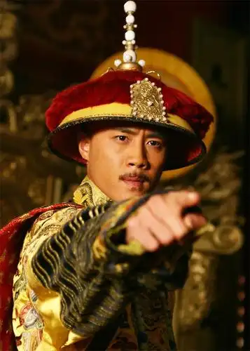 但两年多后,随着年龄的增长和周围环境的感染,像很多青春期男孩一样