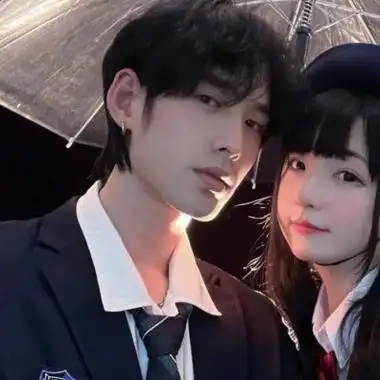 高调秀恩爱很潮的甜甜情头 真人超靓舍不得分开的情头_情侣头像_美头