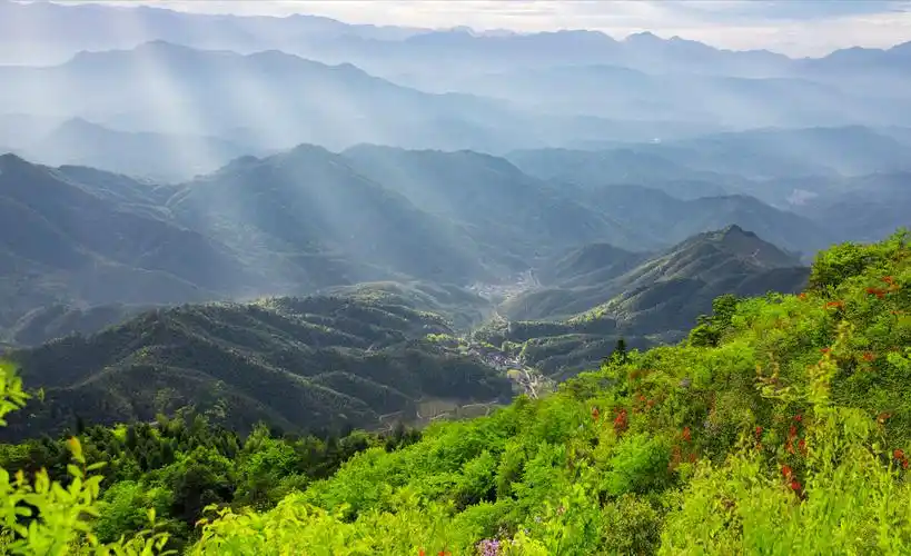千峰叠翠层林尽染